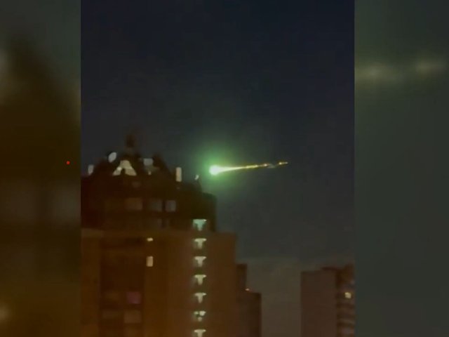 Скриншот видео пролета космического объекта, 27.10.2025 г. Источник: ТАСС / Reuters / Scopal